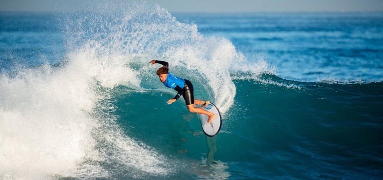 V703 - VISTA de Cinema, Piscina Borda Infinita, Beira Mar